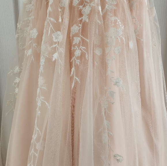 Grad dress - Picture 4 of 16